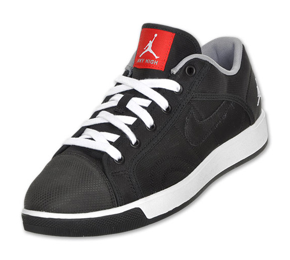 Jordan Sky High Retro Low Black Red 01