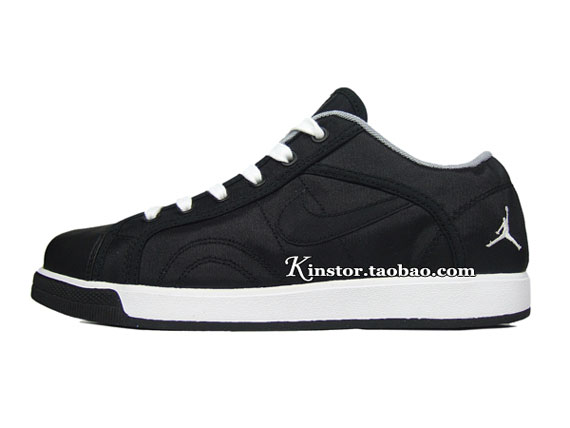 Jordan Sky High Retro Low Black White 02