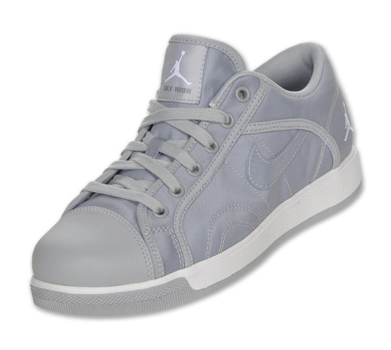 Jordan Sky High Retro Low Grey 01