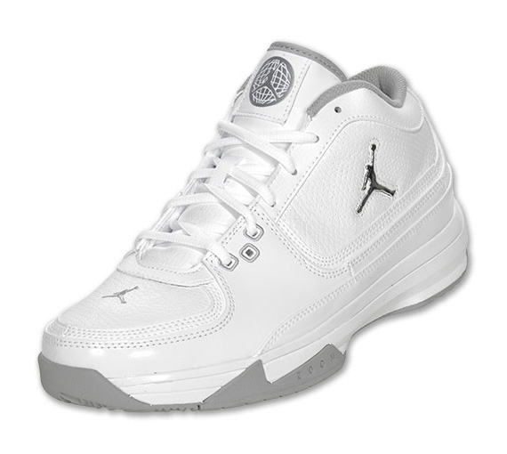 Jordan Team Iso Low White Metallic Silver 01