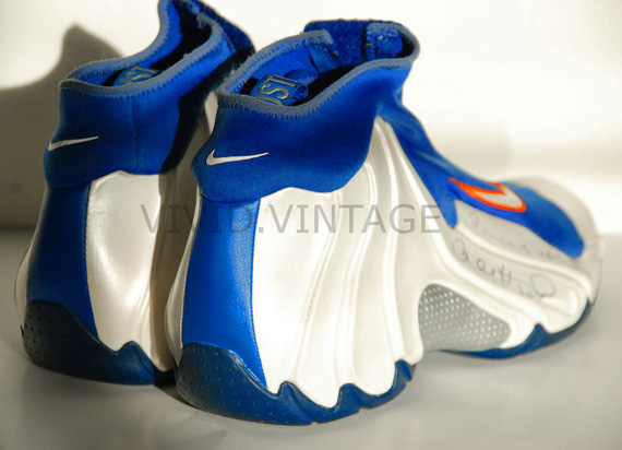 Nike Air Flightposite One – Allan Houston Autographed Game-Worn PE