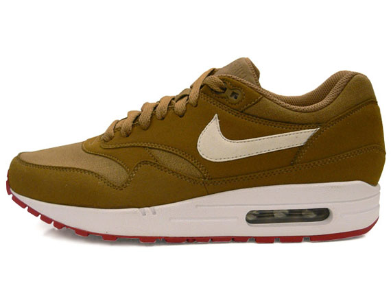 Nike Air Max 1 Brown Help White Red 03