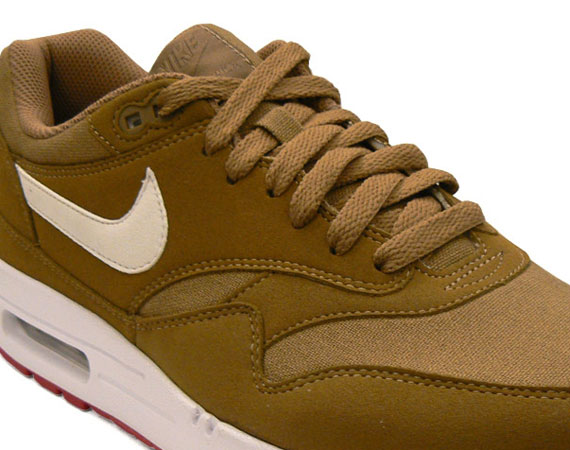 Nike Air Max 1 Brown Help White Red 04