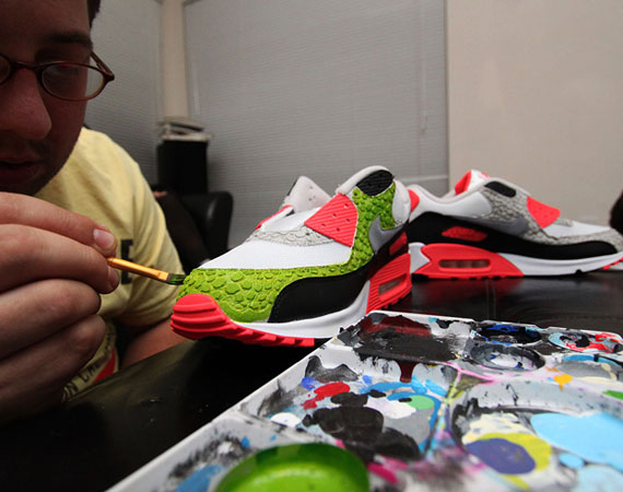 Nike Air Max 90 ‘Grinchfared’ Customs