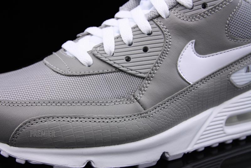 Nike Air Max 90 Medium Grey White 4
