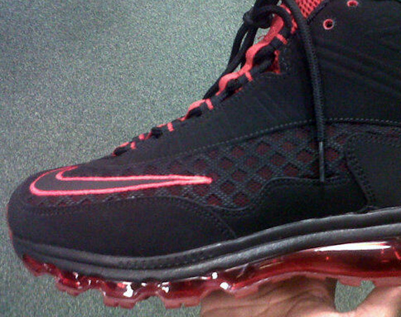 Nike Air Max JR – Black – Varsity Red | April 2011