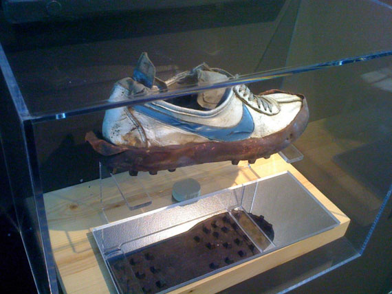 Original Nike Waffle Iron Bill Bowerman 05