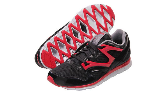 Reebok Lifestyle Omni Run Black Red 01