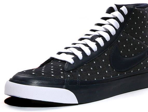 Nike Blazer Mid – Obsidian – White – Square Dots