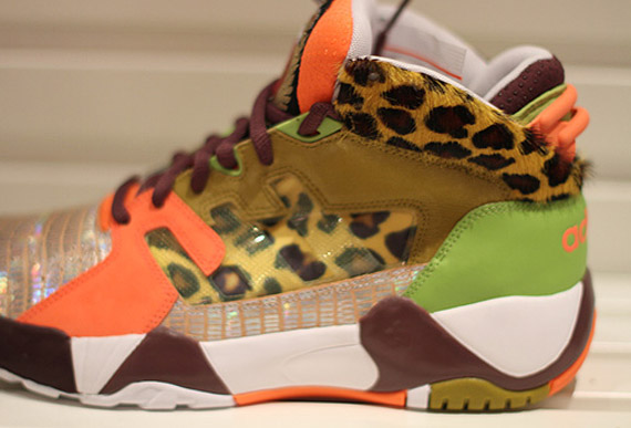 Adidas Jeremy Scott Mid Top Sneaker 2