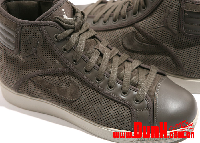 Air Jordan Sky High Retro Smoke Birch 8