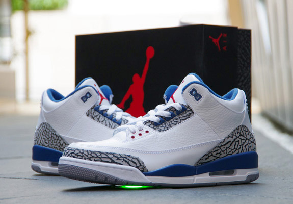 Air Jordan3 136064 104 01
