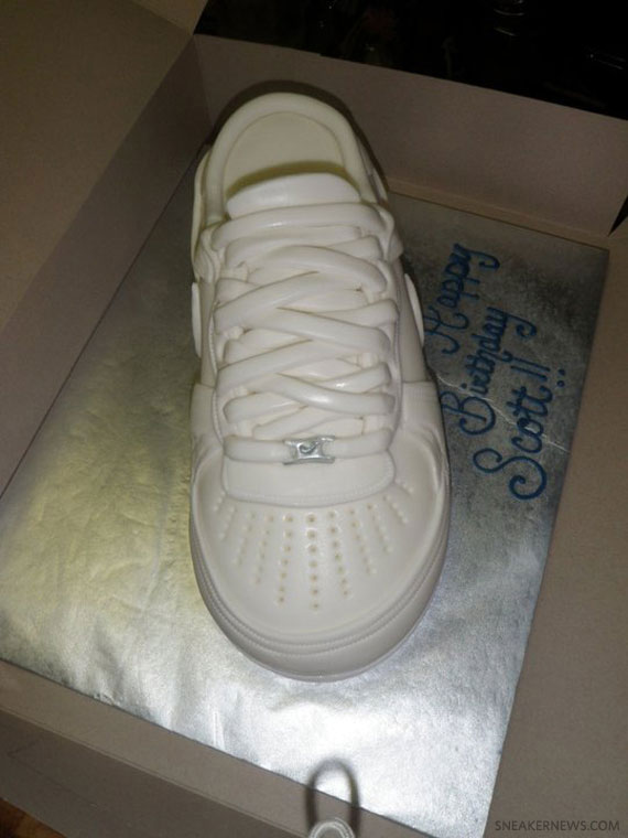 Nike Air Force 1 Low White Cake 01