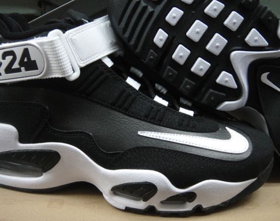 Nike Air Griffey Max 1 GS - Black - White - Metallic Silver | Available