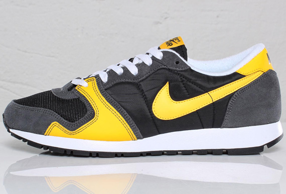 Nike Air Vengeance Black Varsity Maize Dark Grey 05