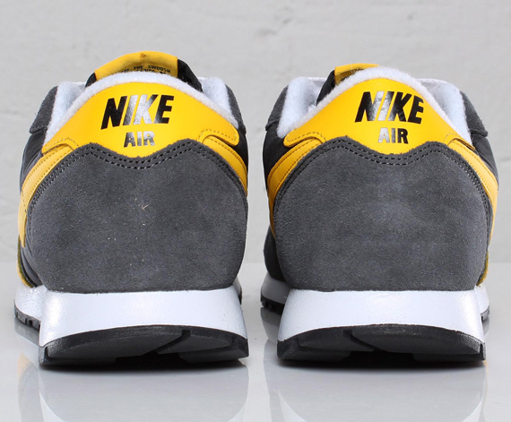 Nike Air Vengeance Black Varsity Maize Dark Grey 06