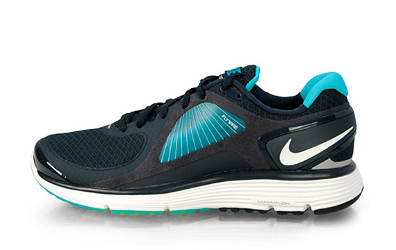 Nike Lunareclipse Obsidian Chlorine Blue 02