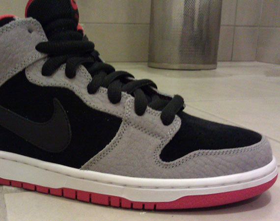 Nike Sb Dunk Mid Pro Un Supreme October 2011 02