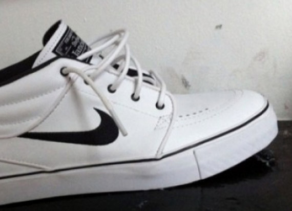 Nike SB Zoom Stefan Janoski Mid QS - Release Delayed