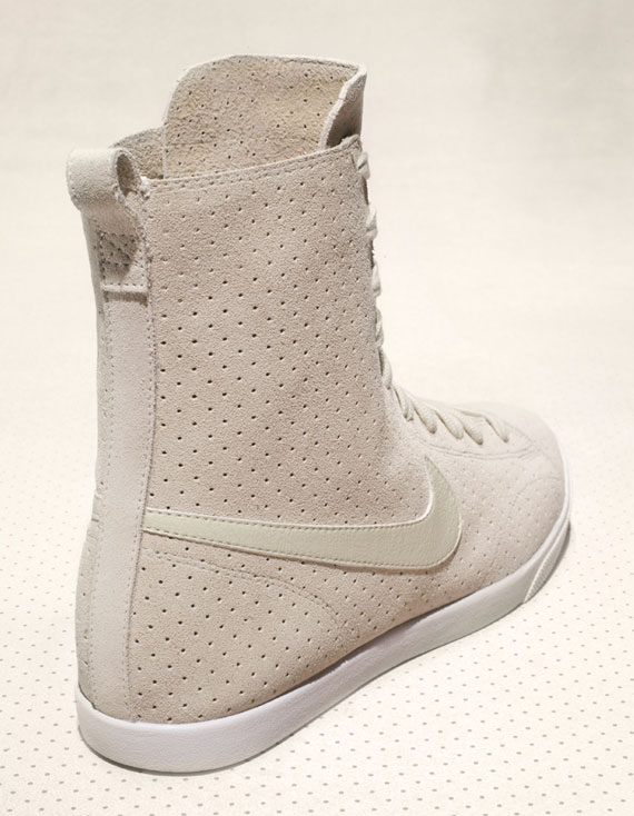 Nike Wmns Racquette 3 4 01
