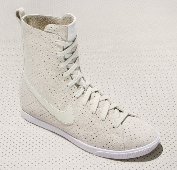 Nike Wmns Racquette 3 4 03