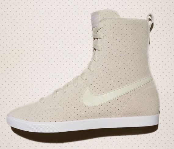 Nike Wmns Racquette 3 4 04