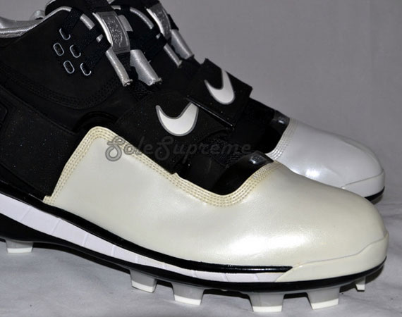 Nike Zoom LeBron Soldier III PE Cleats