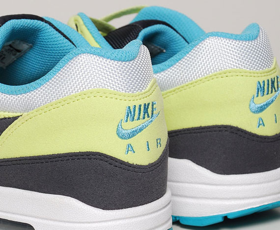 18 03 2011 Nike Am1wms Detail4