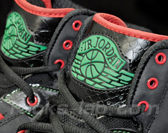 Air Jordan 2.0 - Black - Green - Red | Detailed Images