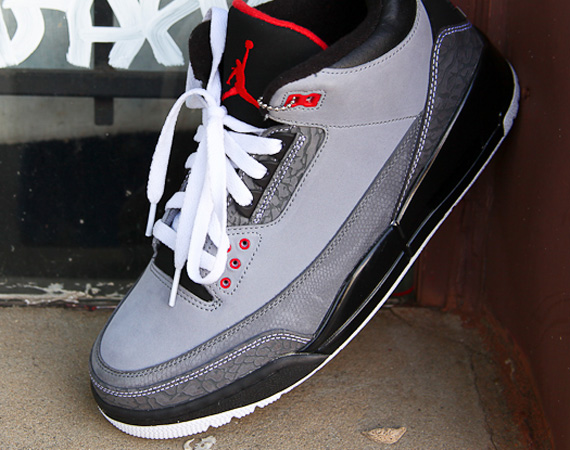 Air Jordan III Retro ‘Stealth’ – Available on eBay