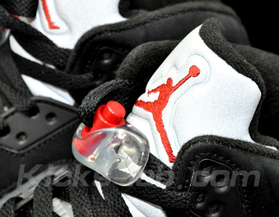 Air Jordan V Retro - Black - Metallic Silver | Detailed Images