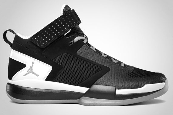 Jordan Bct Mid Black Metallic Silver White 02