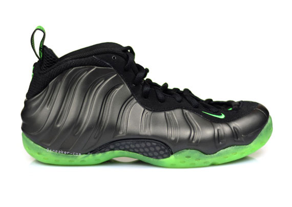 Nike Air Foamposite One Black Electric Green Osneaker 01