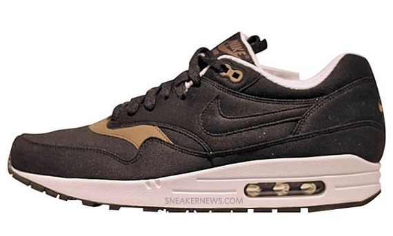 Nike Air Max 1 Black July 2011