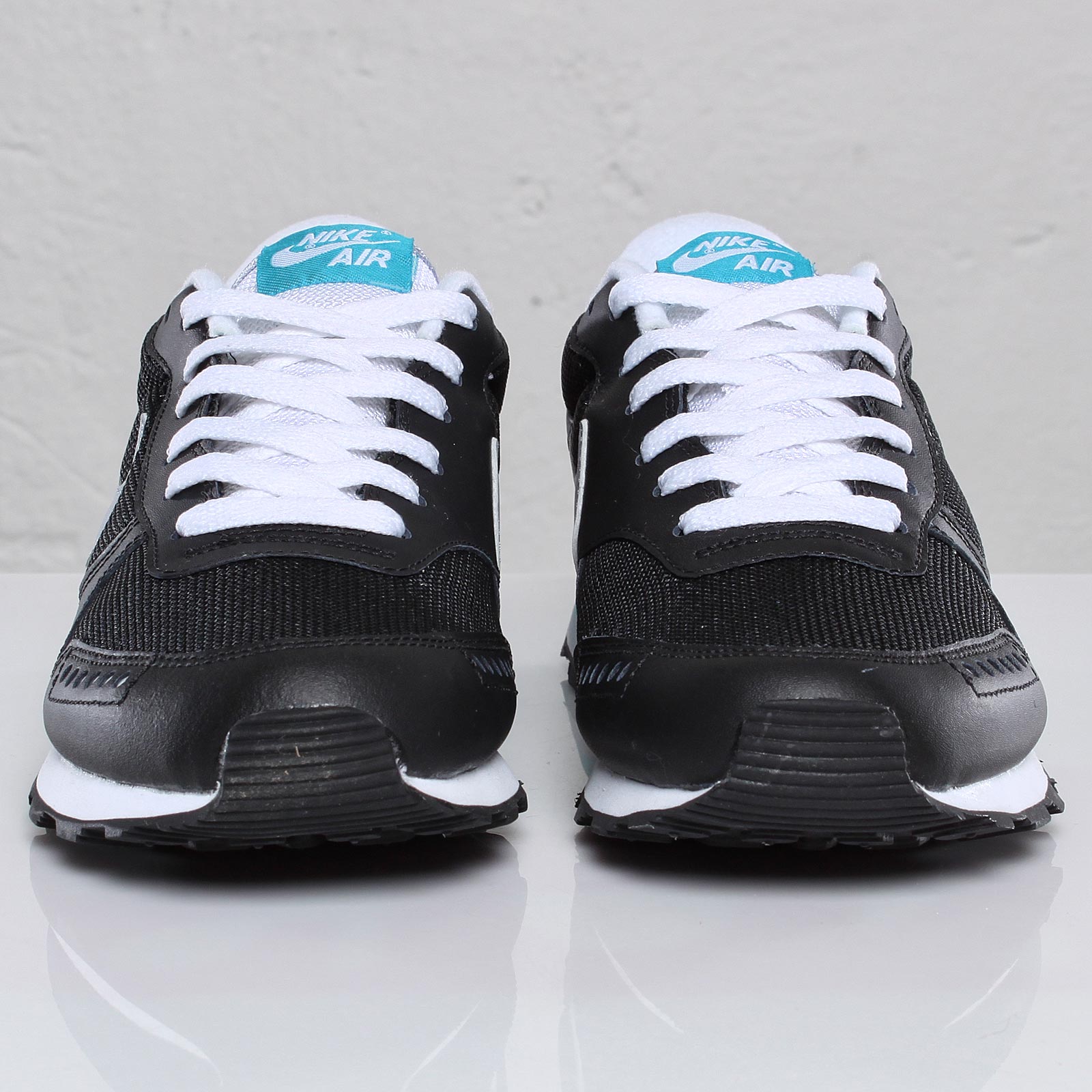 Nike Air Venture Black Wolf Grey Mineral Blue White 2