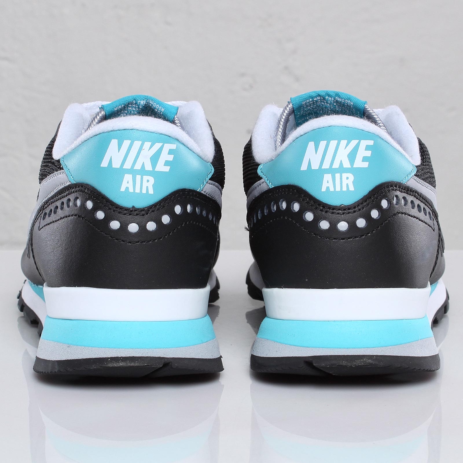 Nike Air Venture Black Wolf Grey Mineral Blue White 3