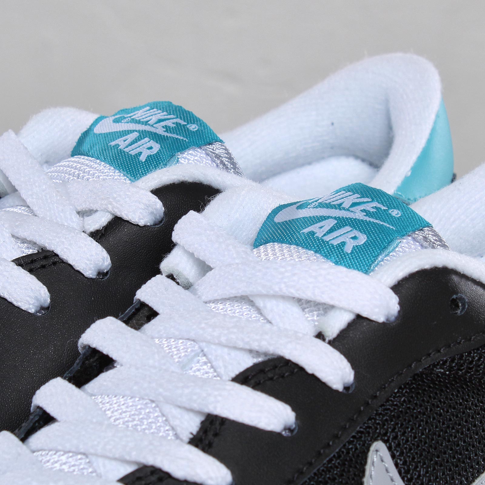 Nike Air Venture Black Wolf Grey Mineral Blue White 5