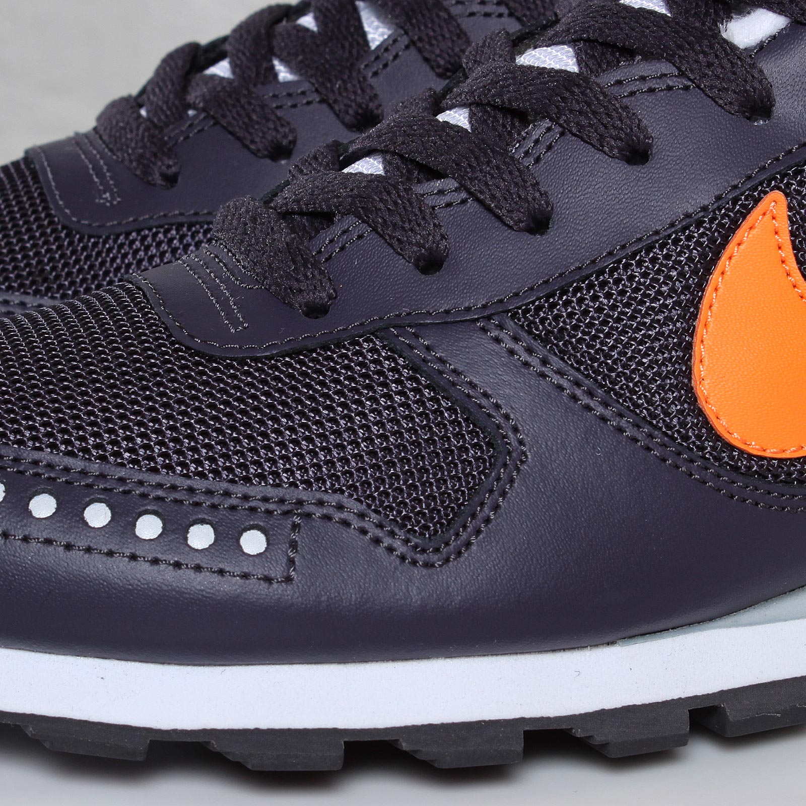Nike Air Venture Gridiron Bright Mandarin Wolf Grey White 7