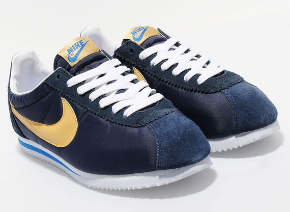 Nike Classic Cortez Nylon Navy Gold 02