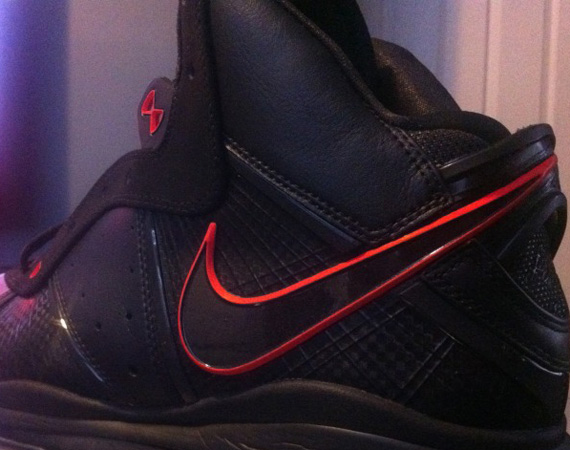 nike-lebron-8-blackout-red-custom-07 Nike Lebron 8 Blackout Red Custom 07