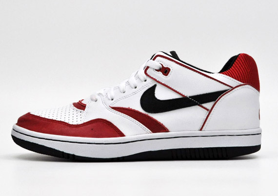 Nike Sky Force 88 Low White Red Black Step 05