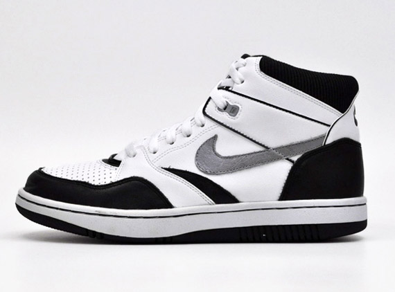 Nike Sky Force 88 Mid White Black 05