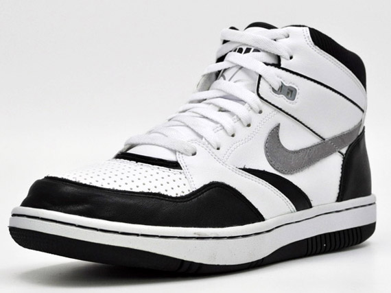 Nike Sky Force 88 Mid White Black 07