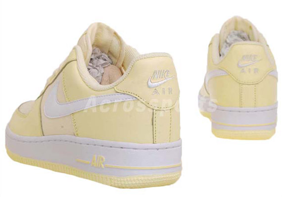 Nike Wmns Air Force 1 Low Lightbulb White 5