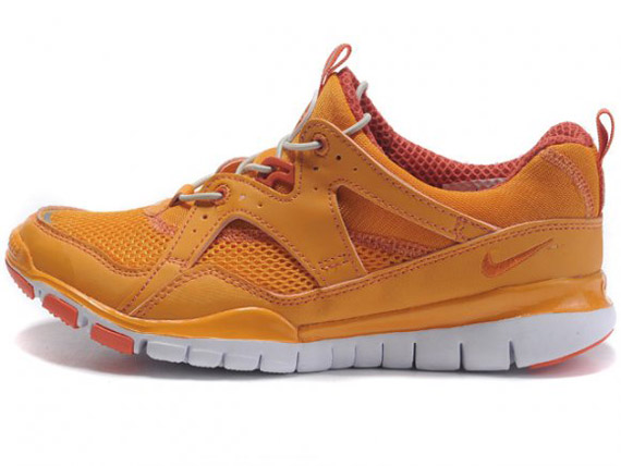 Nike Wmns Huarache Light 2011 02