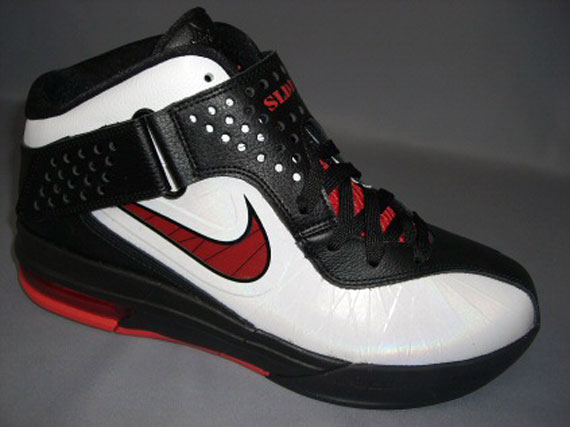 Nike Zoom Soldier V White Sport Red Black 02