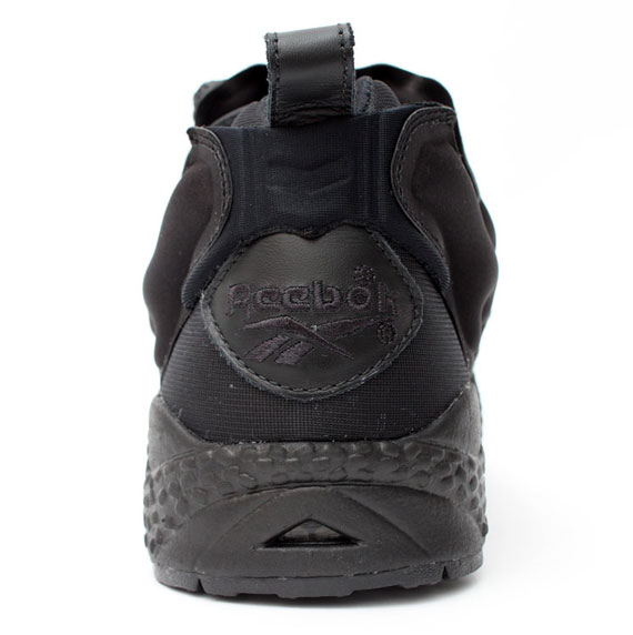 Reebok Insta Pump Fury Blackout 06