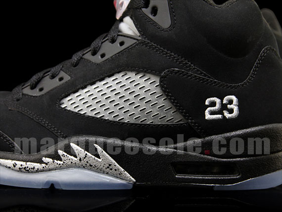 Air Jordan V 2011 Retro - Black - Metallic Silver | Detailed Images