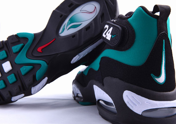 Nike Air Griffey Max 1 ‘Mariners Emerald’ | New Photos