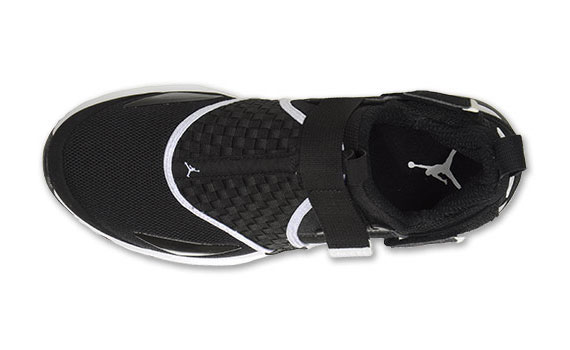 Jordan Trunner Lx 11 Blk Wht 06